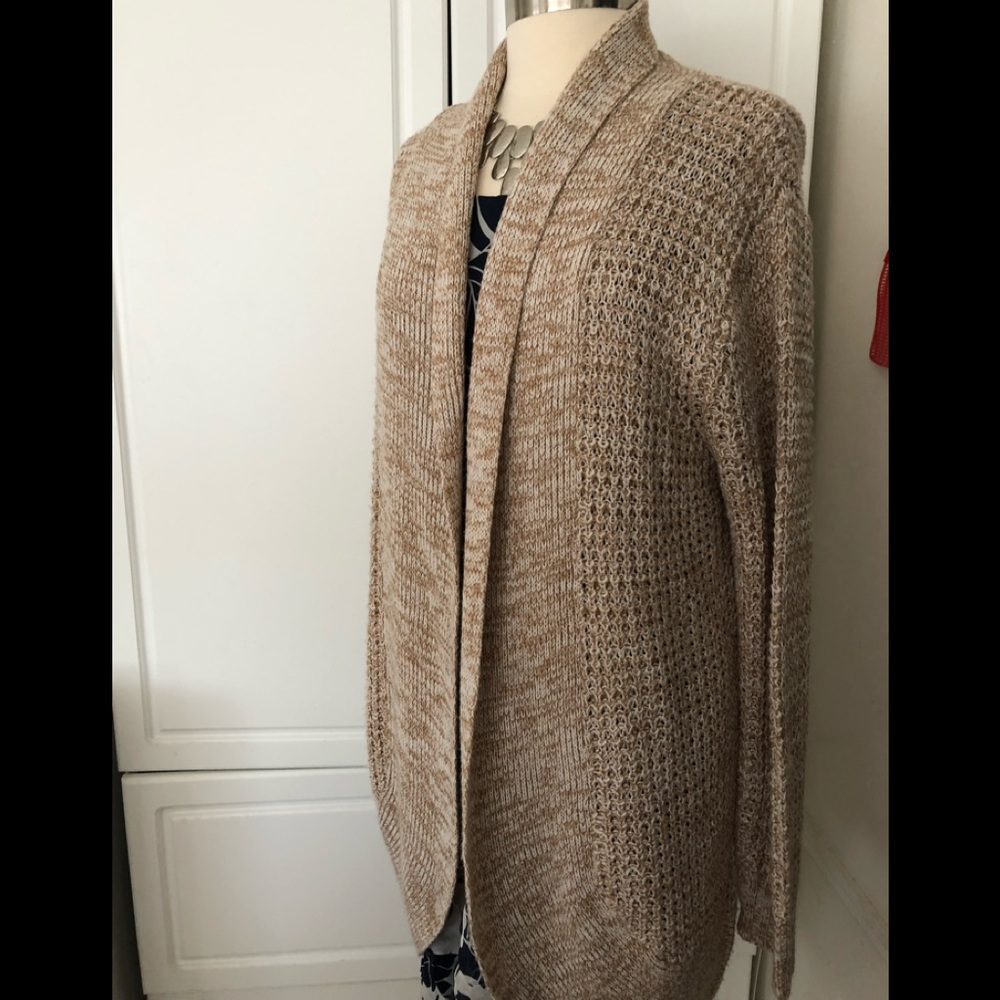 ❤️HP❤️Cute Tan & Cream Long Sweater Jacket